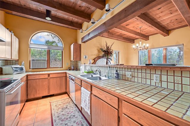 1079 Encantado Drive NE, Santa Fe, NM 87501