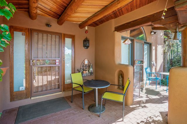 1079 Encantado Drive NE, Santa Fe, NM 87501