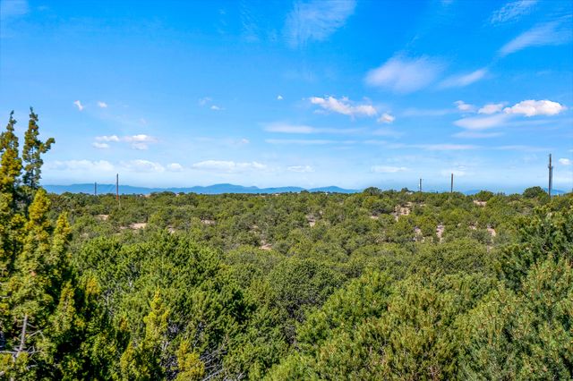 1079 Encantado Drive NE, Santa Fe, NM 87501