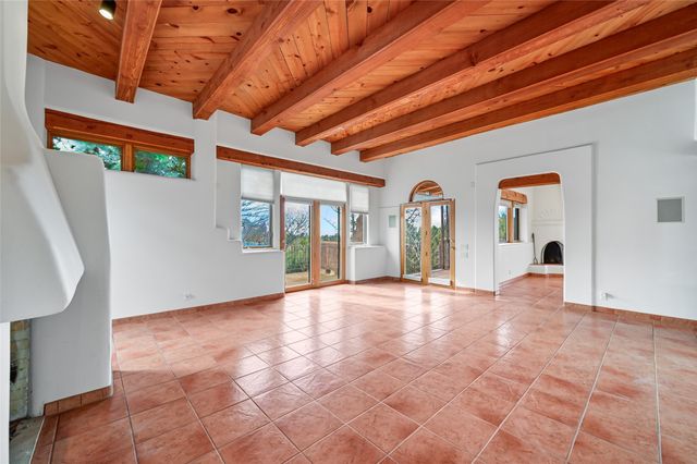 1079 Encantado Drive NE, Santa Fe, NM 87501