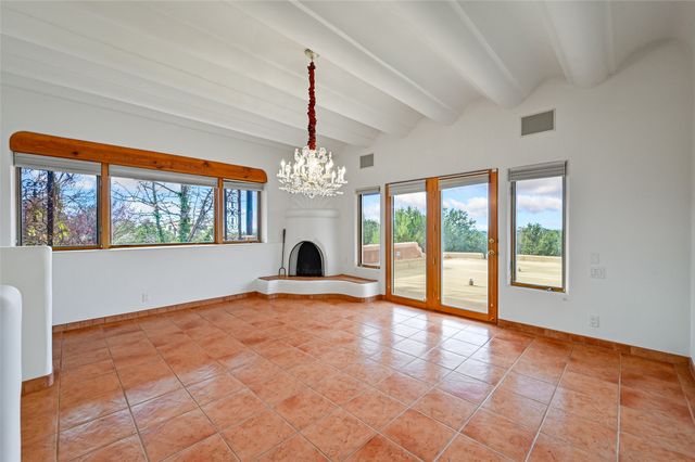 1079 Encantado Drive NE, Santa Fe, NM 87501