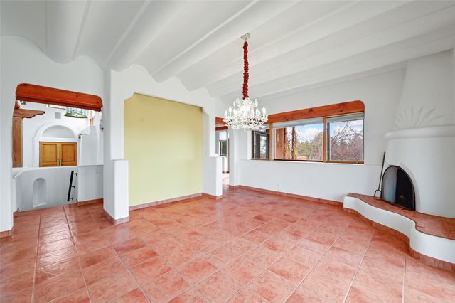 1079 Encantado Drive NE, Santa Fe, NM 87501