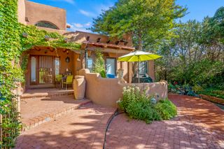 1079 Encantado Drive NE, Santa Fe, NM 87501