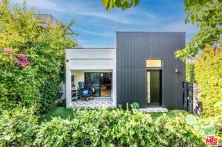 8907 Rosewood Avenue, West Hollywood, CA 90048