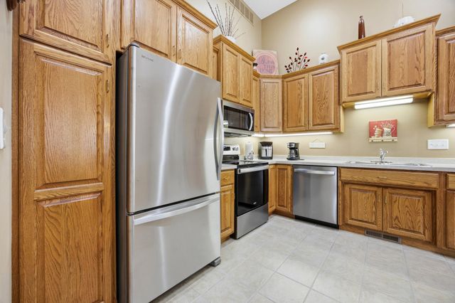 3250 40 Avenue S F, Fargo, ND 58104