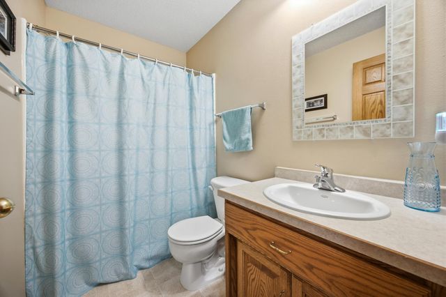 3250 40 Avenue S F, Fargo, ND 58104