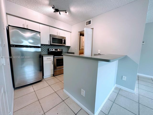 540 S Park Road 111-9, Hollywood, FL 33021