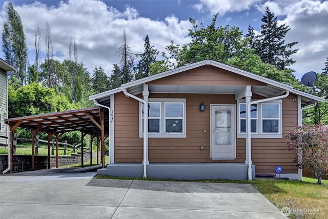1910 E Gregory Street Ct, Tacoma, WA 98404