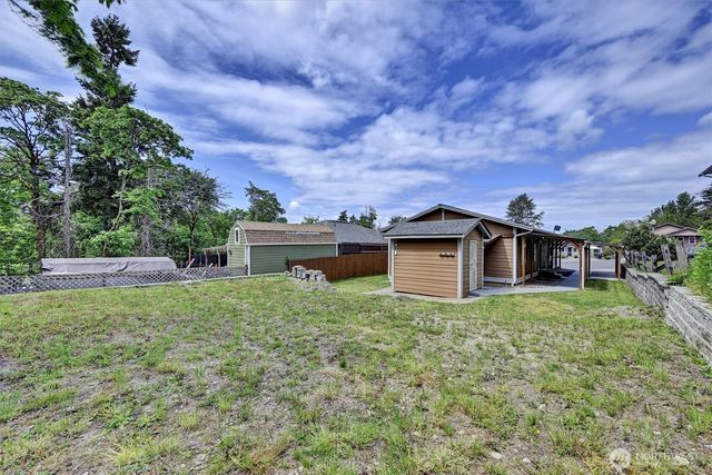 1910 E Gregory Street Ct, Tacoma, WA 98404