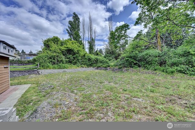1910 E Gregory Street Ct, Tacoma, WA 98404