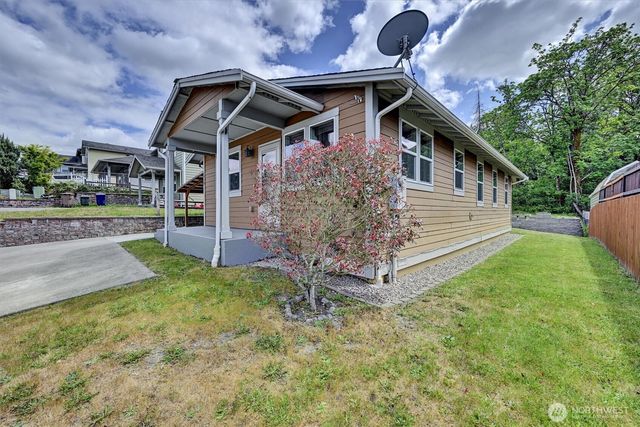 1910 E Gregory Street Ct, Tacoma, WA 98404
