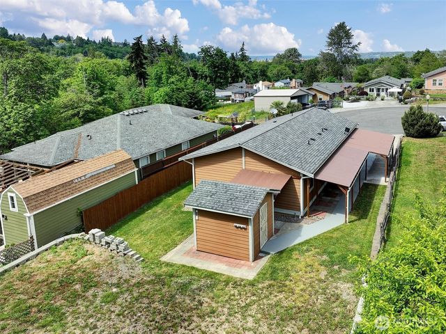 1910 E Gregory Street Ct, Tacoma, WA 98404