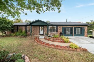 1424 Northwoods Drive, Alma, AR 72921