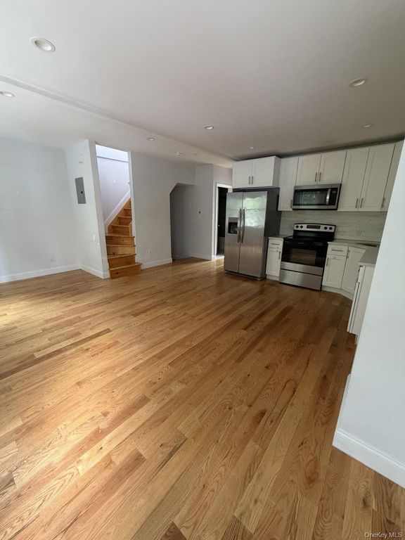 2760 Bainbridge Avenue 2nd Floor, Bronx, NY 10458