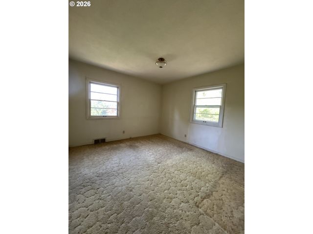 3353 Sw DOLPH Ct, Portland, OR 97219
