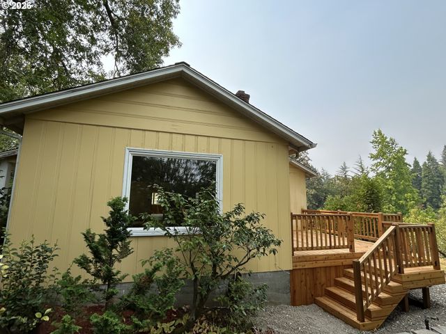 3353 Sw DOLPH Ct, Portland, OR 97219