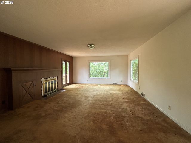 3353 Sw DOLPH Ct, Portland, OR 97219
