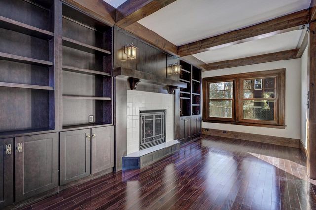 821 W PROSPECT AVENUE, Appleton, WI 54915