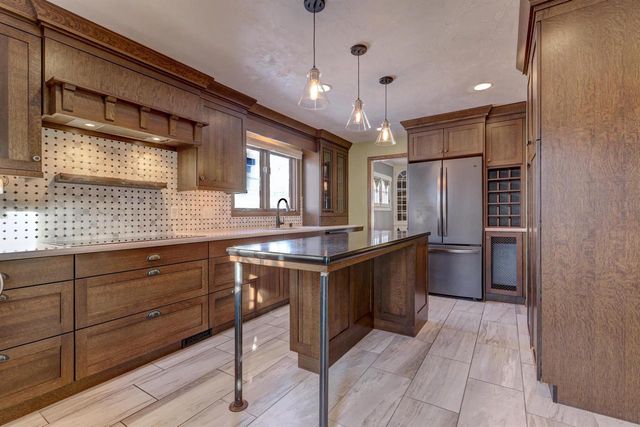 821 W PROSPECT AVENUE, Appleton, WI 54915