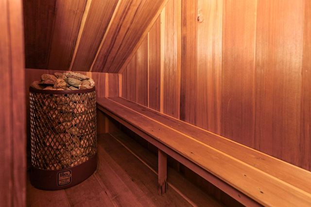 821 W PROSPECT AVENUE, Appleton, WI 54915