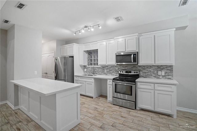 3204 Black Oak Lane, Mission, TX 78573