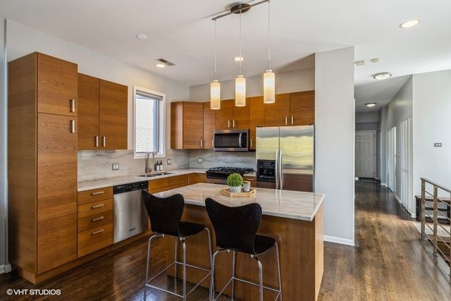927 N Hermitage Avenue 3, Chicago, IL 60622