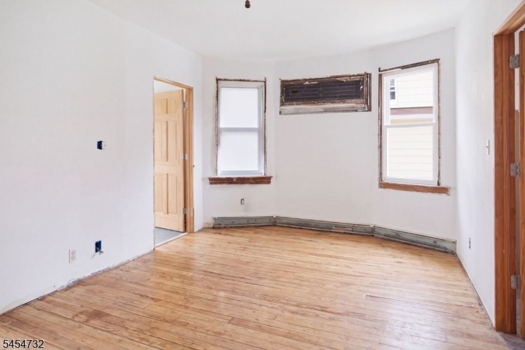 23 W 18Th St, Linden City, NJ 07036 — photo 4
