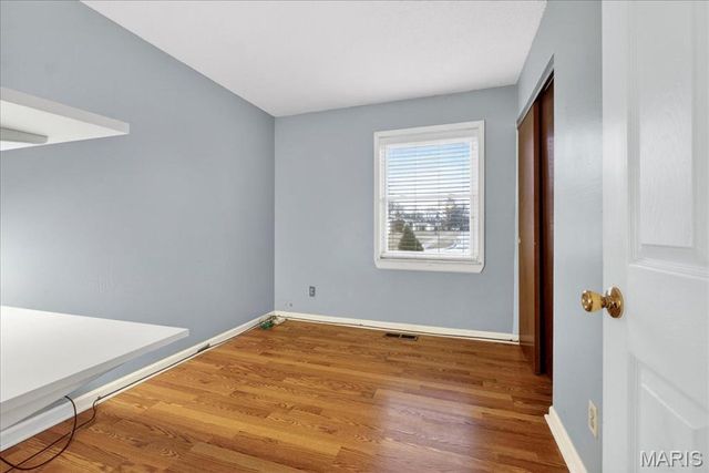 518 Fox Crest Drive, Hazelwood, MO 63042