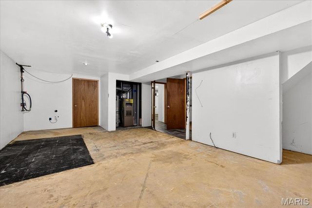 518 Fox Crest Drive, Hazelwood, MO 63042