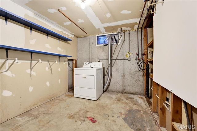 518 Fox Crest Drive, Hazelwood, MO 63042