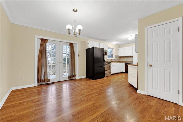 518 Fox Crest Drive, Hazelwood, MO 63042