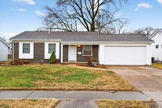 518 Fox Crest Drive, Hazelwood, MO 63042
