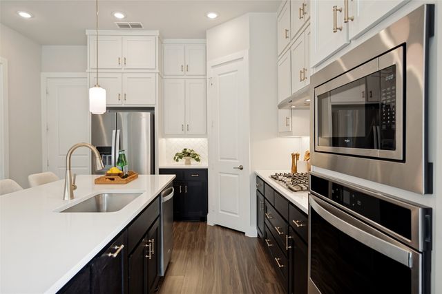 8218 Manoa Drive, Dallas, TX 75231