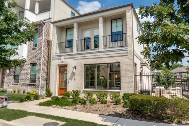 8218 Manoa Drive, Dallas, TX 75231