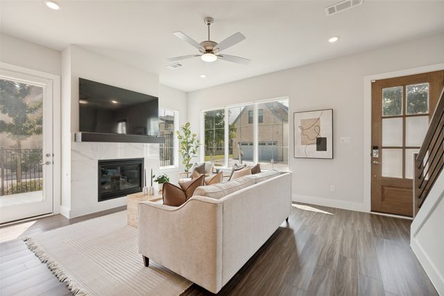 8218 Manoa Drive, Dallas, TX 75231