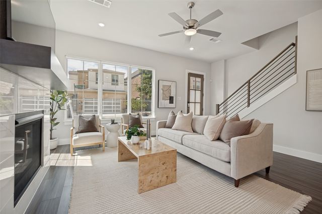 8218 Manoa Drive, Dallas, TX 75231