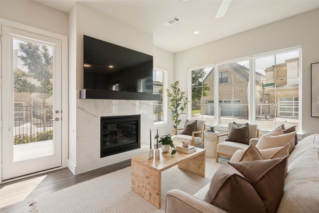 8218 Manoa Drive, Dallas, TX 75231