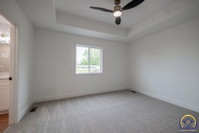 1928 NW Vail CT, Topeka, KS 66608