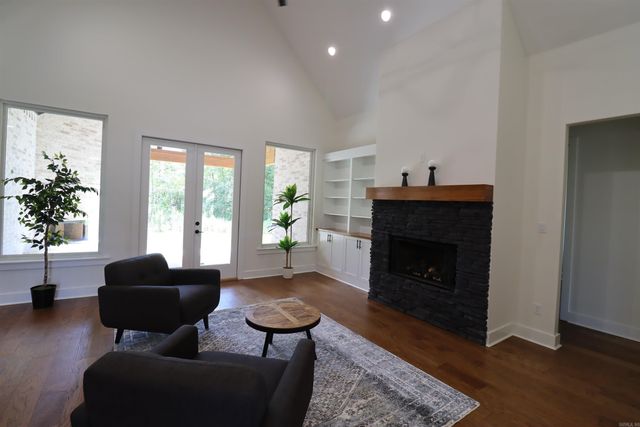 3053 Avilla Manor Trail, Alexander, AR 72002