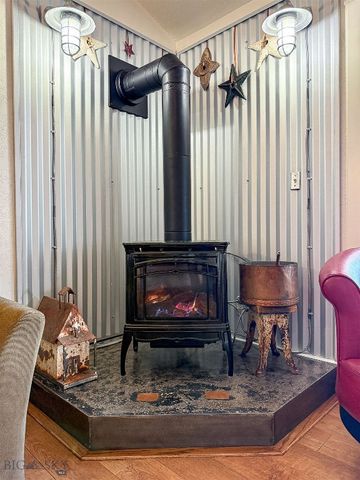 5 Rocky Reef Road, Great Falls, MT 59443