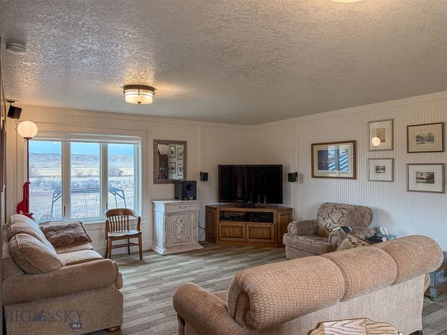 5 Rocky Reef Road, Great Falls, MT 59443