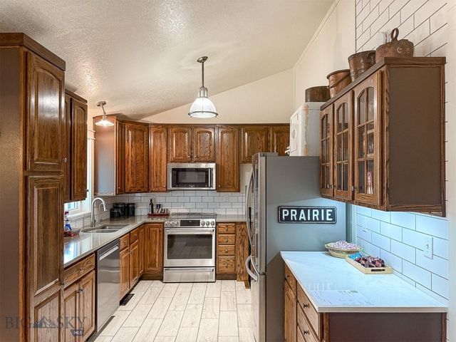 5 Rocky Reef Road, Great Falls, MT 59443