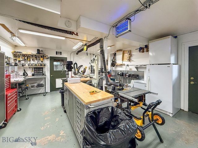 5 Rocky Reef Road, Great Falls, MT 59443