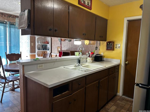 238 Bristol, San Antonio, TX 78214