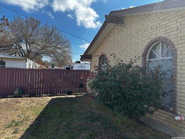 238 Bristol, San Antonio, TX 78214