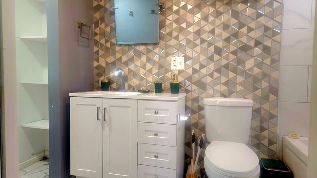 13331 S Calumet Avenue, Chicago, IL 60827