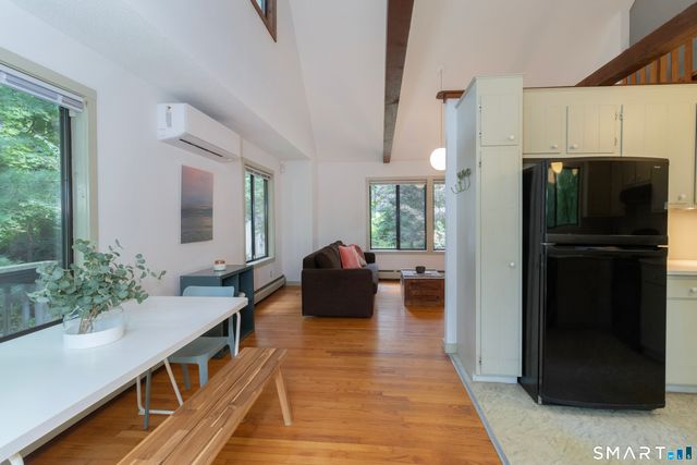 882 Moose Hill Road, Guilford, CT 06437