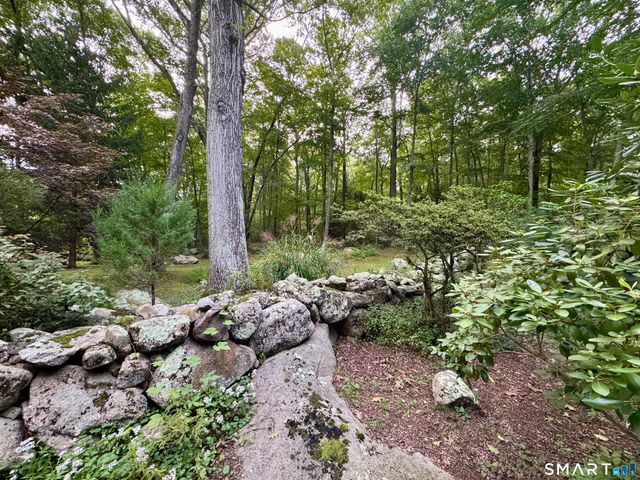882 Moose Hill Road, Guilford, CT 06437