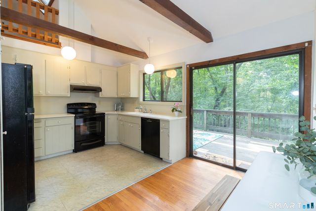 882 Moose Hill Road, Guilford, CT 06437