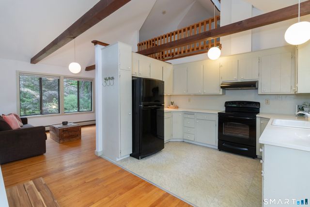 882 Moose Hill Road, Guilford, CT 06437